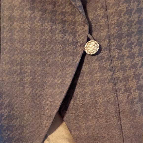 Stunning 80s Nipon skirt suit w/matching satin blouse - Picture 7 of 16